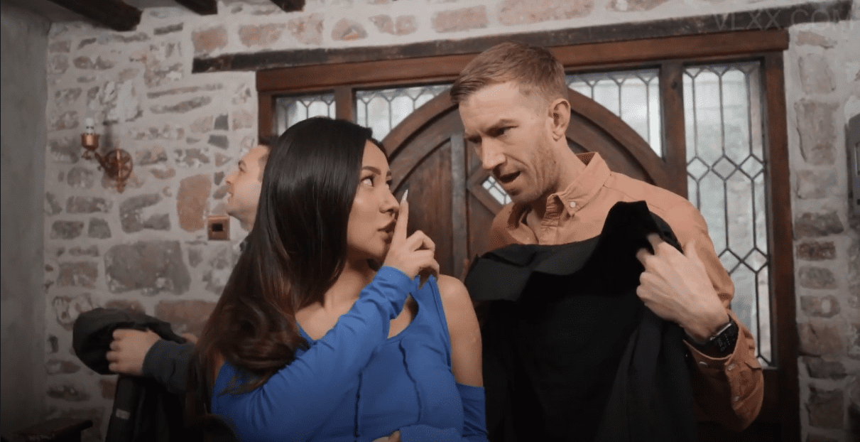 Lén lút vụng trộm với bạn gái của bạn thân