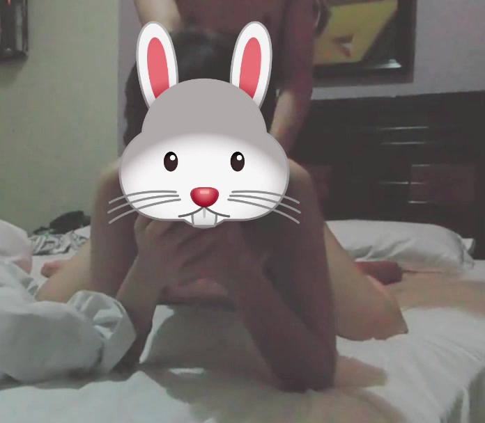 Nắc em CSKH ở công ty dáng nuột