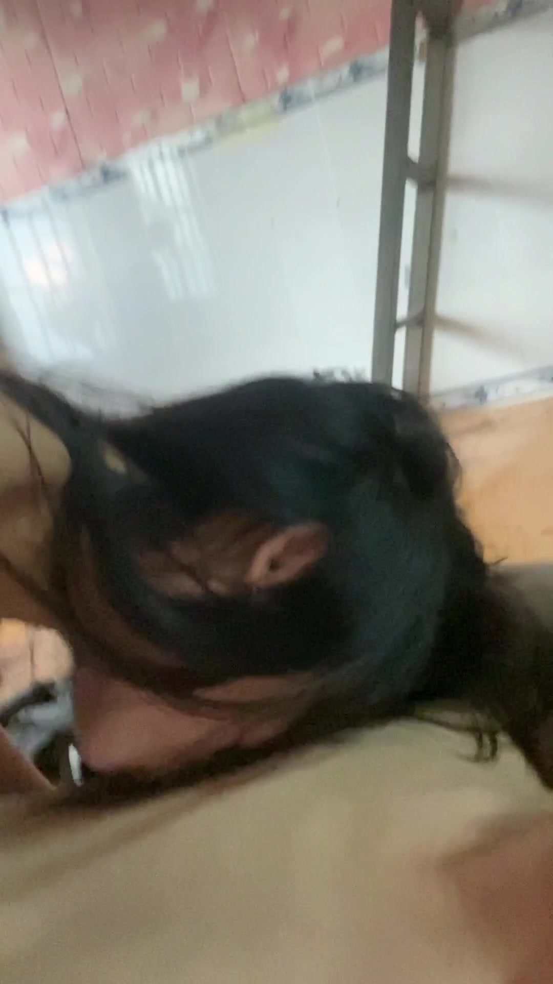 Ghé rủ em đi ăn sáng, ai ngờ thành bữa sáng của em